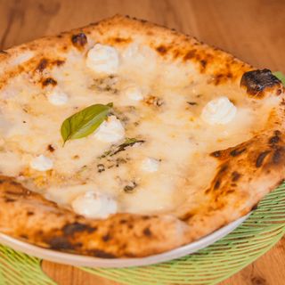 Pizza Cuatro Quesinos