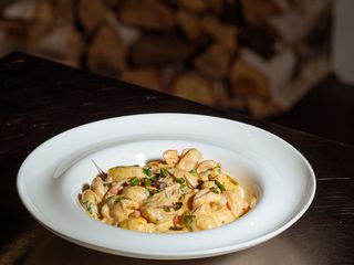 Галушки з креветками у вершковому соусі (350g)