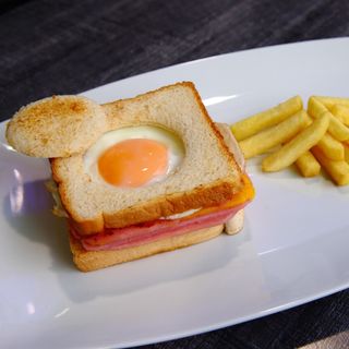 Sándwich Mixto Con Huevo