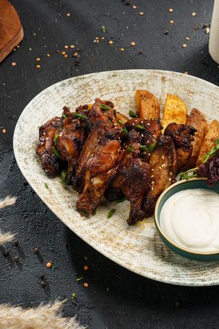 Крылышки в медовой глазури (320г)