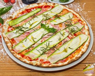 Pizza original zucchine e prosciutto