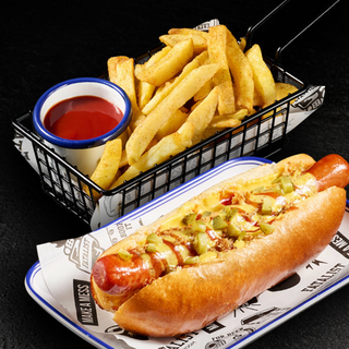 Perrito caliente clásico + patatas fritas