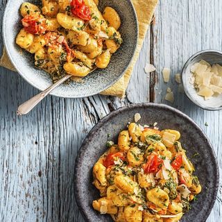 Gnocchi A La Aglio Con Tomate Cherry Y Frankfurt