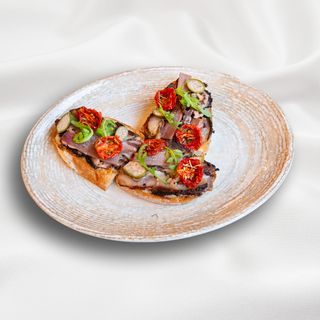 Bruschetta with pastrami