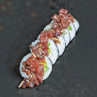 Futomaki tatar z łososia