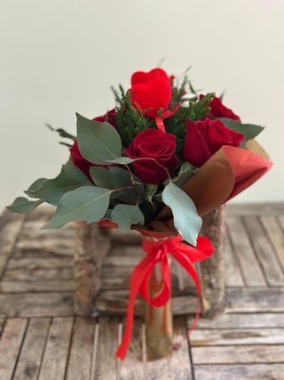 Bouquet 6 Rosas com Coração