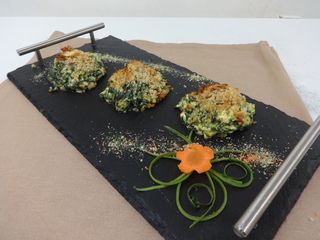 Запечени кюфтенца от спанак с три вида сирена и хрупкава коричка