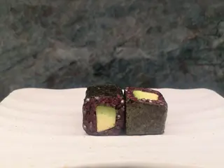 Maki black aguacate 