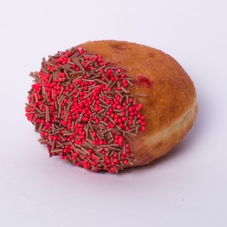 Пончик вишня (100г)