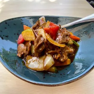44.Ternera Con Salsa De Ostras