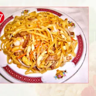29. Tallarines Fritos Con Ternera