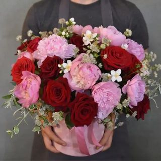 Flowerbox welurowy z piwonią