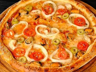 Піца з морепродуктами 30 см (650)