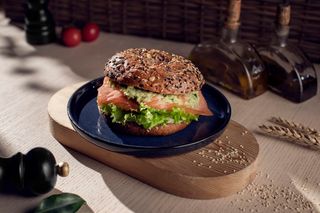 ორაგულის და ავოკადოს სენდვიჩი