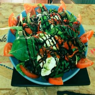 Ensalada Reducción Burrata De Vinagre