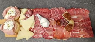 Tagliere di salumi e formaggi per 2 persone