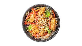 Салат з холодною рисовою локшиною та куркою