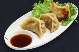 28. Gyoza maiale fritti 4 pezzi