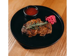 Стейк зі свинини (200/30/30 g)