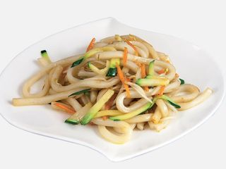 Yaki udon con verdure misti