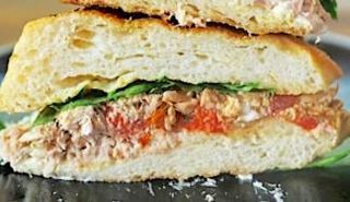 Panino con tonno menù