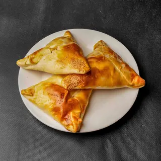 Самса с курицей и сыром (140г)