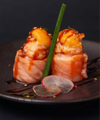 741. Mini gunkan sake extra**