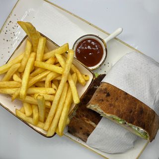 Pizza sendvič sa govedinom 390 gr