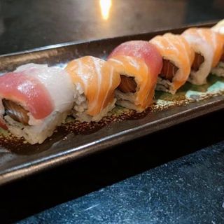 94.Uramaki rainbow roll