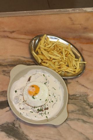 Bife com Molho Cogumelos