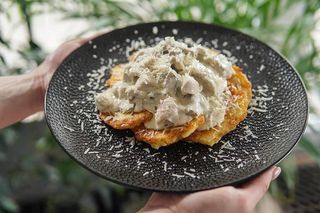 Placki ziemniaczane z sosem grzybowym