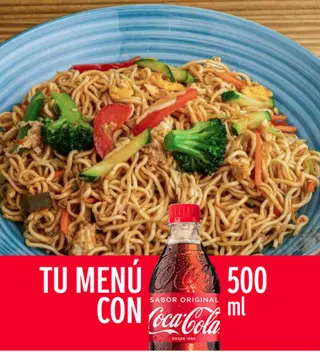 Kimchi Yakisoba Pollo ( Noodles ) Y Coca-Cola