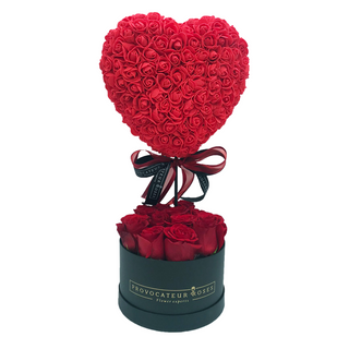 Caja redonda de rosas y corazon de foam