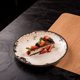 Веган торта с пресни плодове (120г)