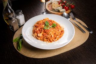 Tagliatelle/penne con ragu alla Bolognese