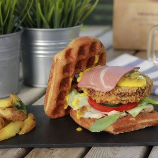 Burger Crispy Waffle