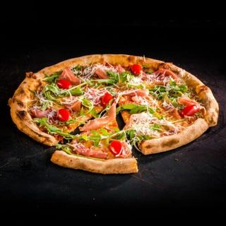 Пица с прошуто крудо