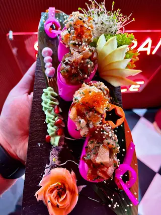 Gunkan surimi