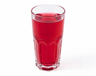 Infusão de hibiscos com romã e framboesa