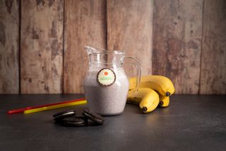 Milkshake cu Oreo, banană și lapte