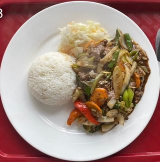 8 Smażona wołowina z ostrą papryką