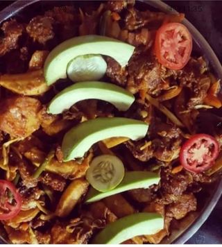 1/2 kg pan fried pork assorted with chips,