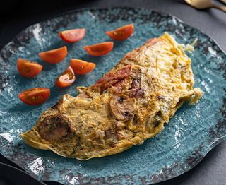 Omleta cu bacon si legume