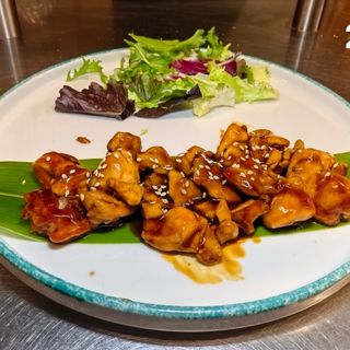 Pollo teppanyaki con salsa teriyaki 
