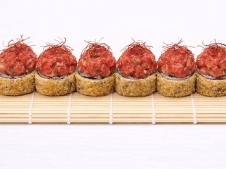 Futomaki w panko z tatarem z tuńczyka 6 szt.