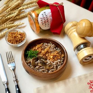 Гречана каша з грибами та цибулею 