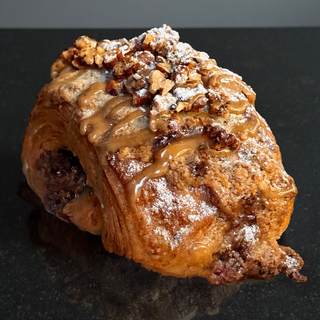 Pain Au Chocolat Nuez de Pecan