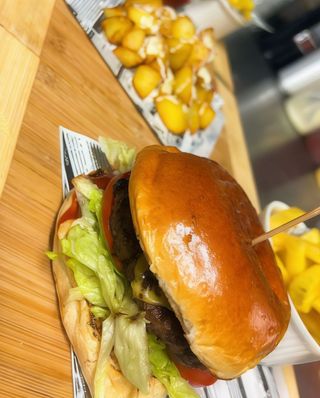 Hamburguesa Americana Clásica