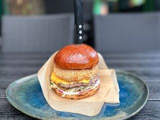 CAMEMBERT BURGER