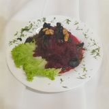 Буряк з горішками та чорносливом (200г)